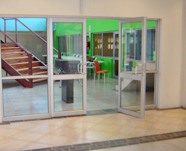 double-entrance-aluminium-doors